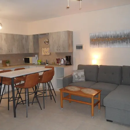 Διαμέρισμα Family And Friends Flat Close To The Sea, Free Internet *