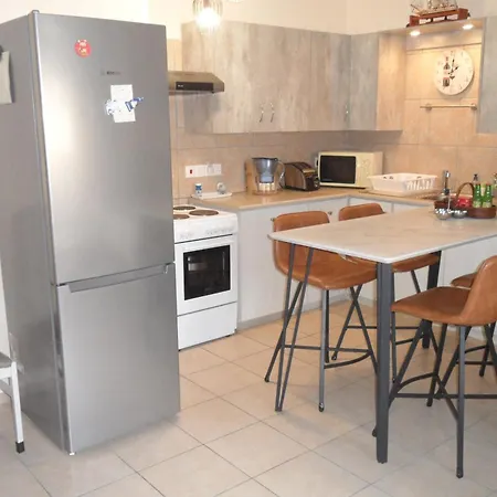 Family And Friends Flat Close To The Sea, Free Internet 圣纳帕